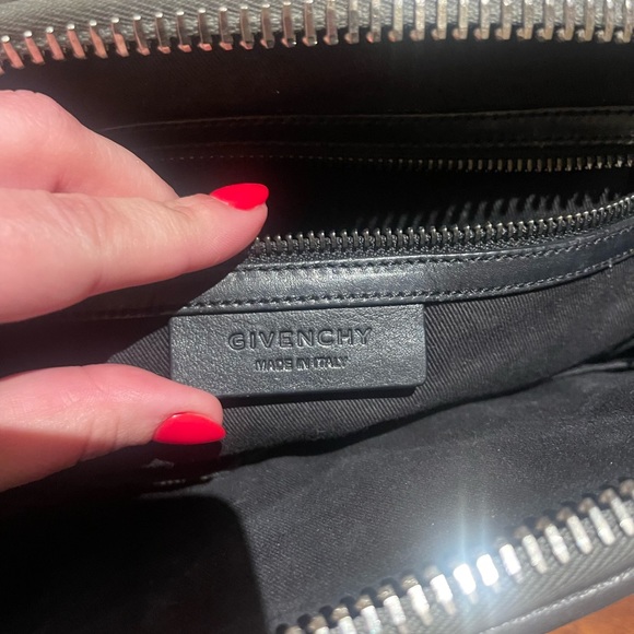 Givenchy Medium Antigonia in Gray - Picture 7 of 11